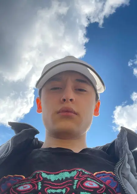 Я Мага, 20, из Нижегородской, ищу знакомство для постоянных отношений