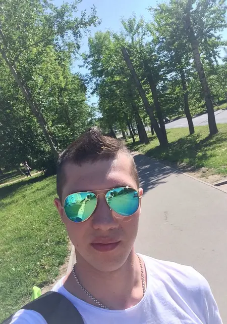 Артем из Балтийска, ищу на сайте знакомства на одну ночь