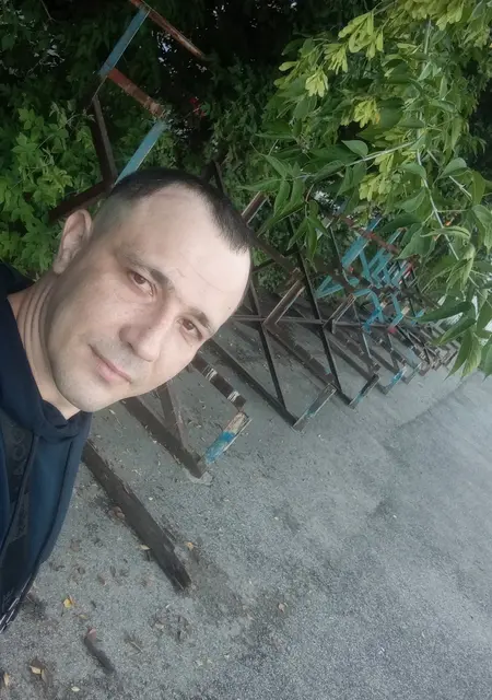 Александр из Новотроицка, ищу на сайте знакомства на одну ночь