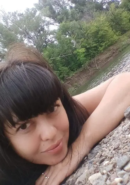 Наташа из Новотроицка, ищу на сайте приятное времяпровождение