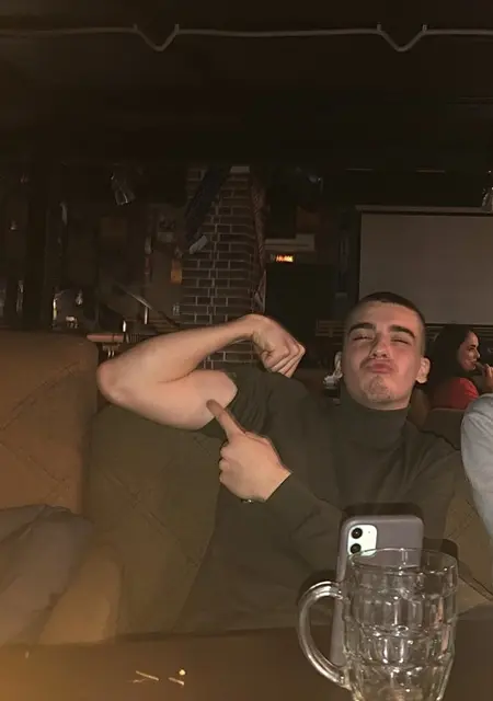 Кирилл из Азова, мне 22, познакомлюсь на одну ночь