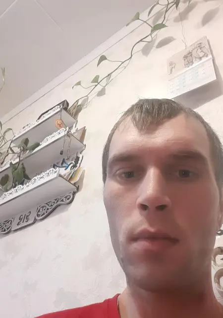 Я Кирилл, 38, из Петродворца, ищу знакомство для приятного времяпровождения