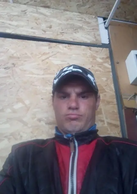Я Евгений, 35, знакомлюсь без обязательств в Зернограде