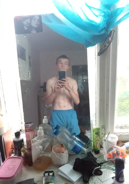 Антон из Сарапула, мне 21, познакомлюсь без обязательств