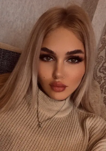 Я Emily, 23, из Красноярска, ищу знакомство для приятного времяпровождения