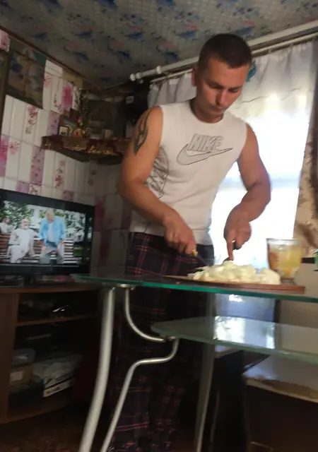 Даня из Новоржева, мне 27, познакомлюсь без обязательств