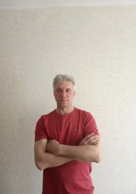 Олег из Полысаева, мне 54, познакомлюсь на одну ночь