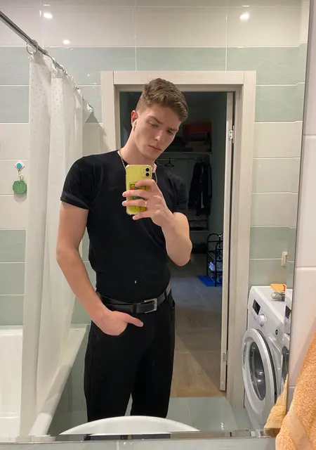 Илья из Барнаула, мне 21, познакомлюсь на одну ночь