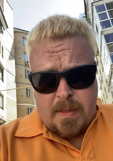 Денис из Выксы, ищу на сайте знакомства на одну ночь